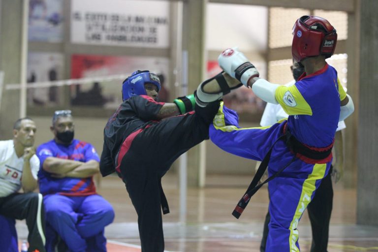 Lee más sobre el artículo Noche de cinturones negros: Kickboxing definen a los monarcas de los Juegos Nacionales 2022